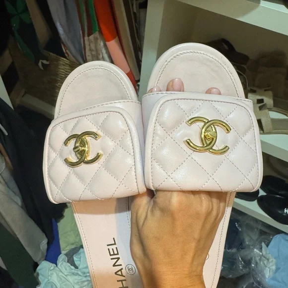 CHANEL Quilted Lambskin CC Turnlock Sandal - Picture 12 of 15